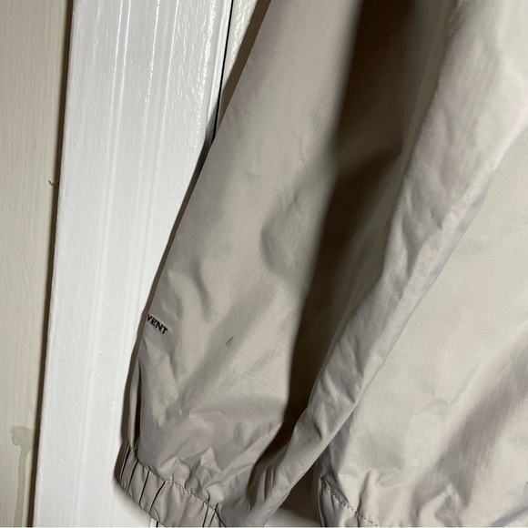 The North Face Women's DryVent™ Resolve 2 Jacket size M - Picture 8 of 8